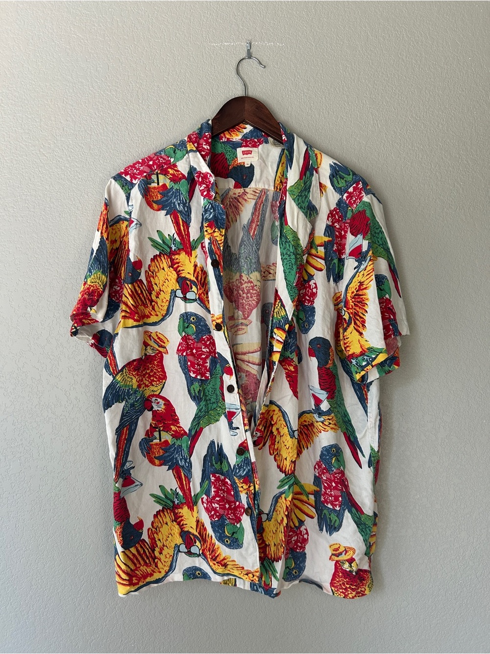Levi's White Short-Sleeve Parrot Print Button-Down Shirt | Men’s XL